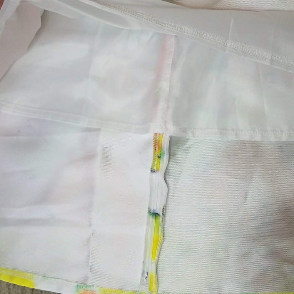 Floral skirt, Size L in Juniors - Picture 8 of 8